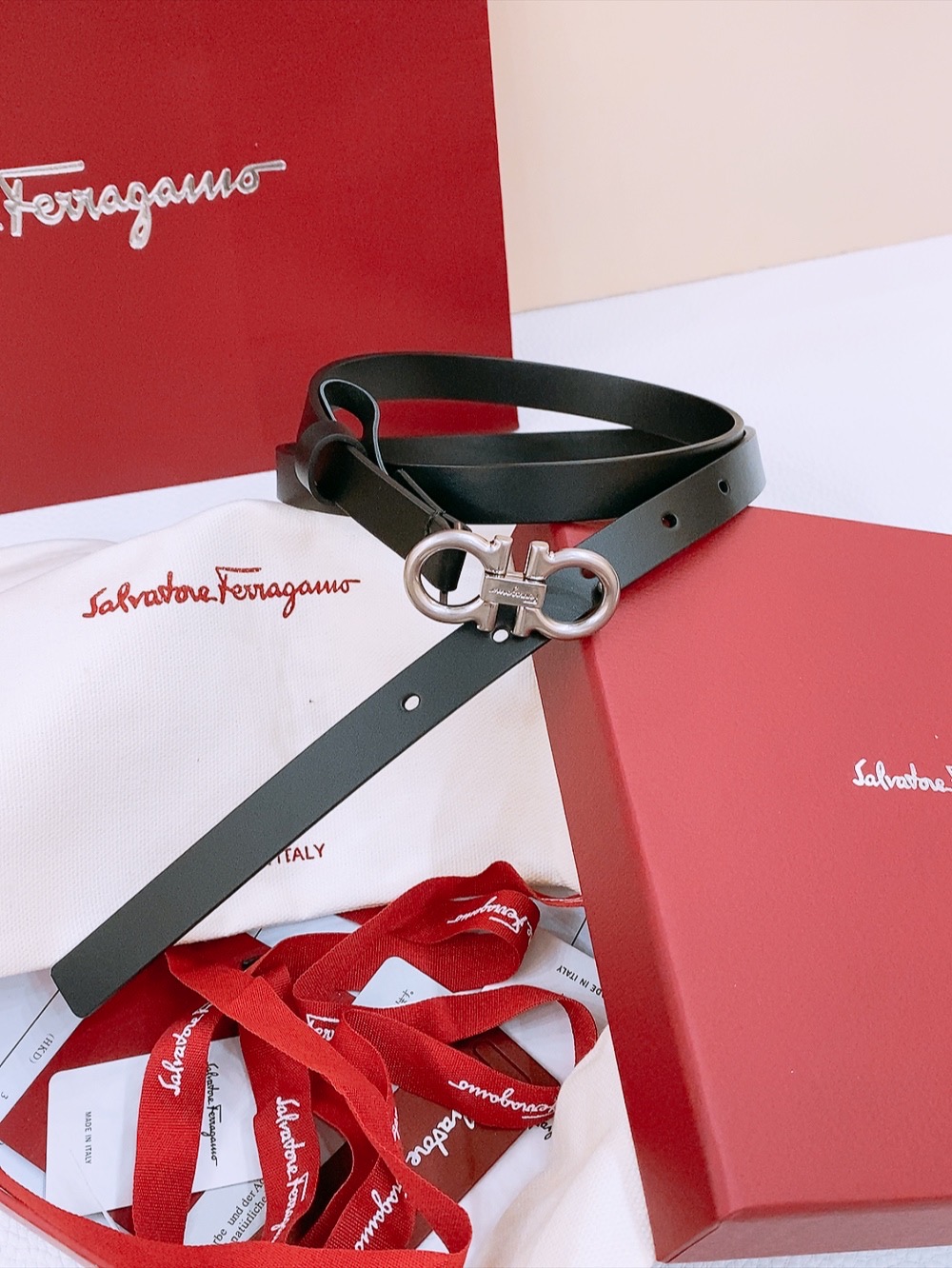 Stylish 1.5 cm Classic Gancio Belt in Smooth Bullskin for Ms. Filagemu’s Ceremony - 图片 2