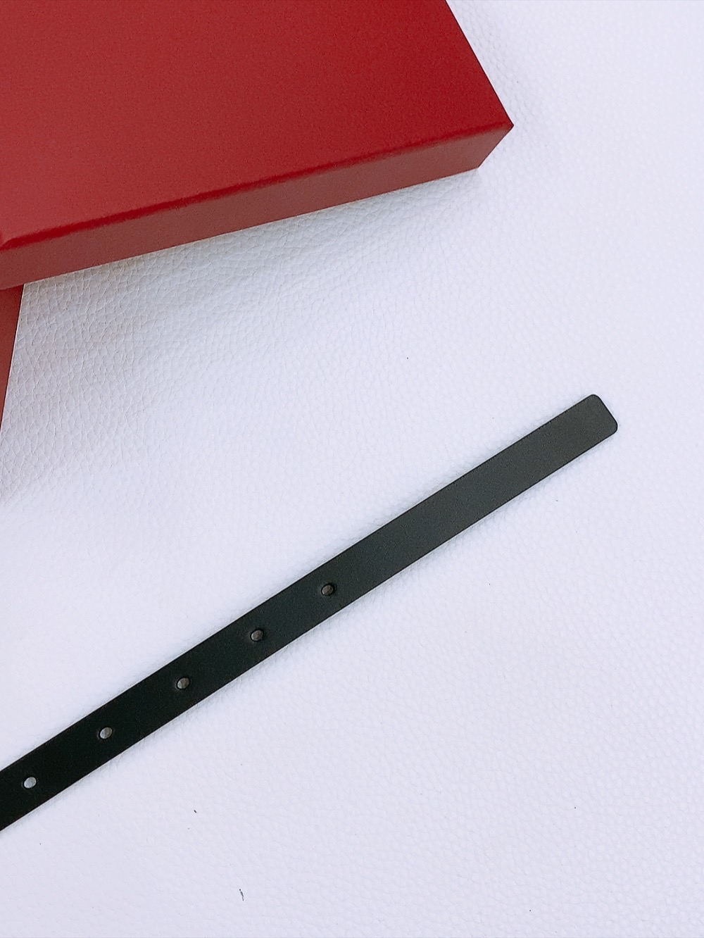 Stylish Feragamo Classic Gancio Belt for Ms. Filagemu: Quality Little Bullskin, 1.5 cm Gold Detail - 图片 6