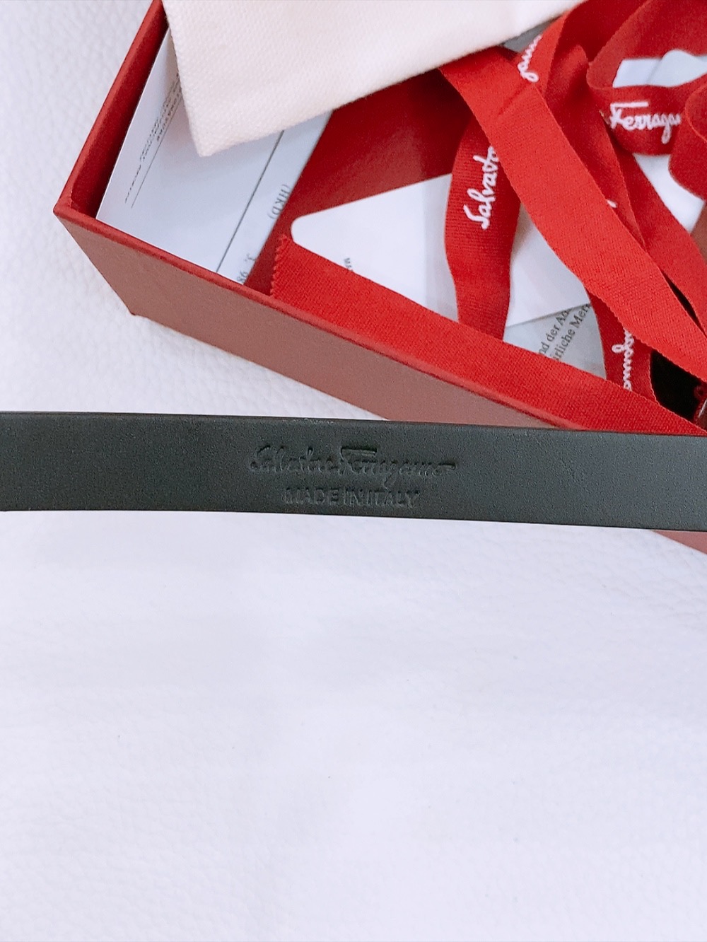 Stylish Feragamo Classic Gancio Belt for Ms. Filagemu: Quality Little Bullskin, 1.5 cm Gold Detail - 图片 5