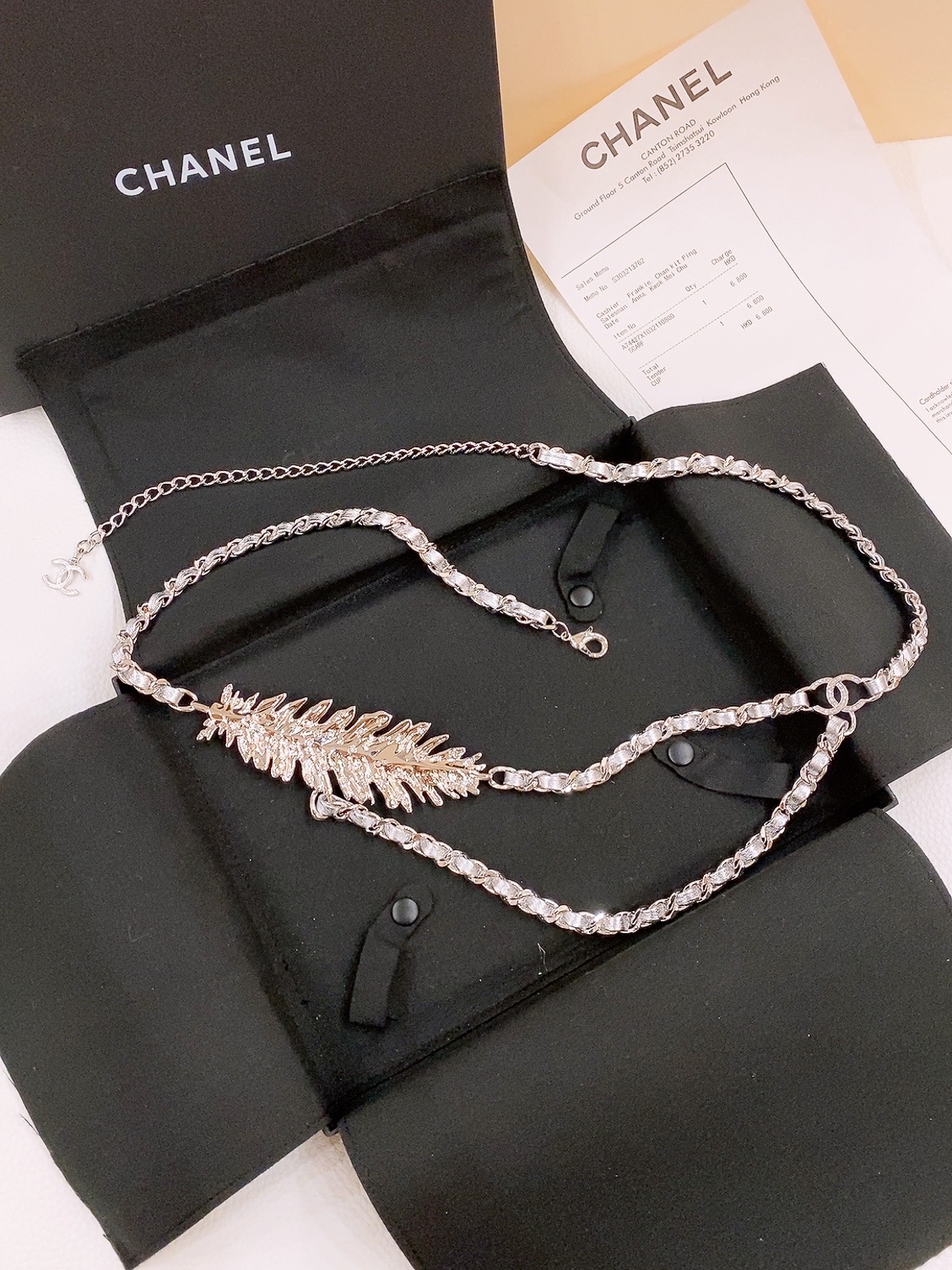-chanel链条腰带金属、小牛皮与水钻 金、黑与水晶 黄铜材质2025春夏高级成衣系列谱写一曲自由轻灵