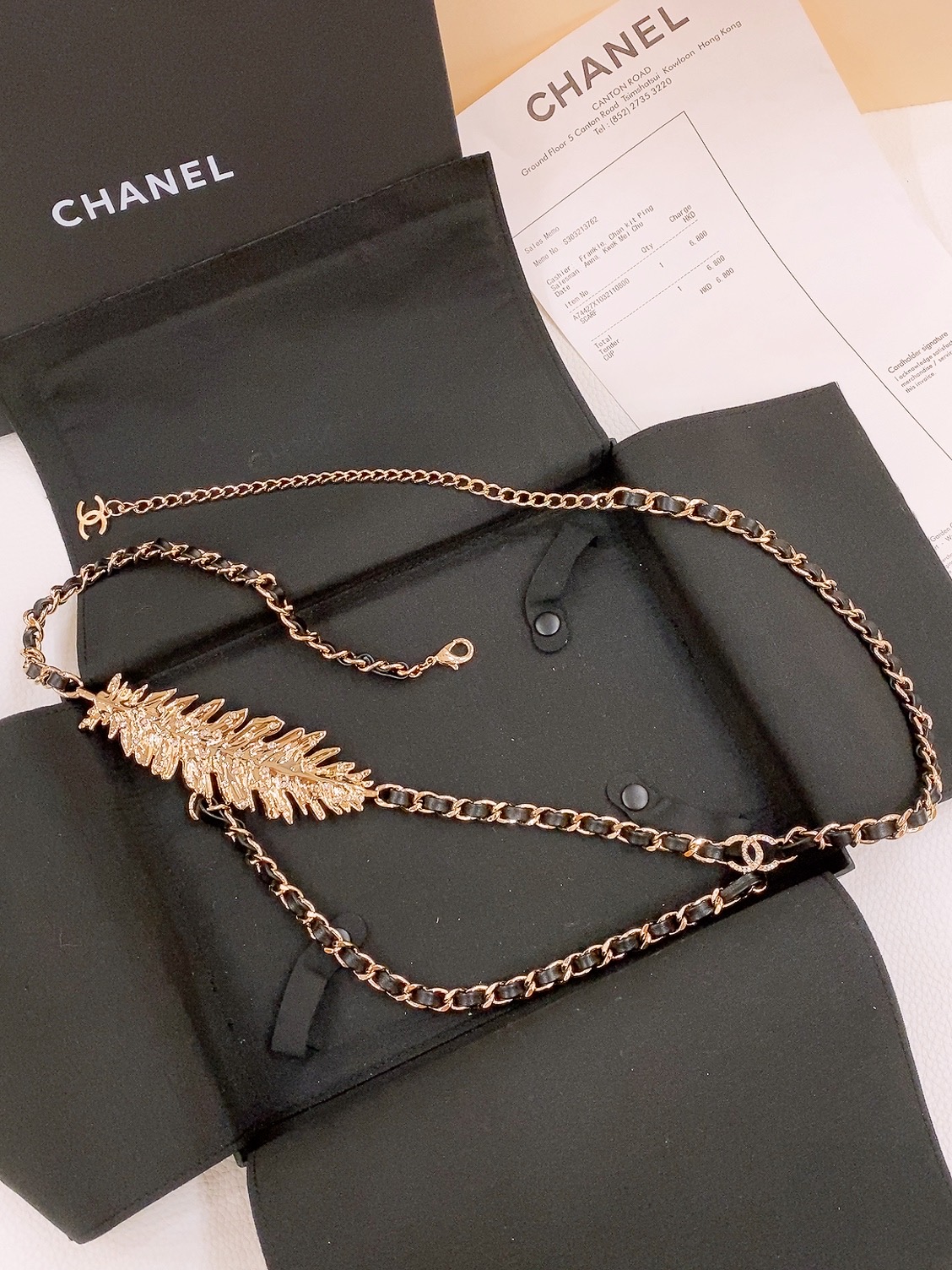 -chanel链条腰带金属、小牛皮与水钻 金、黑与水晶 黄铜材质2025春夏高级成衣系列谱写一曲自由轻灵