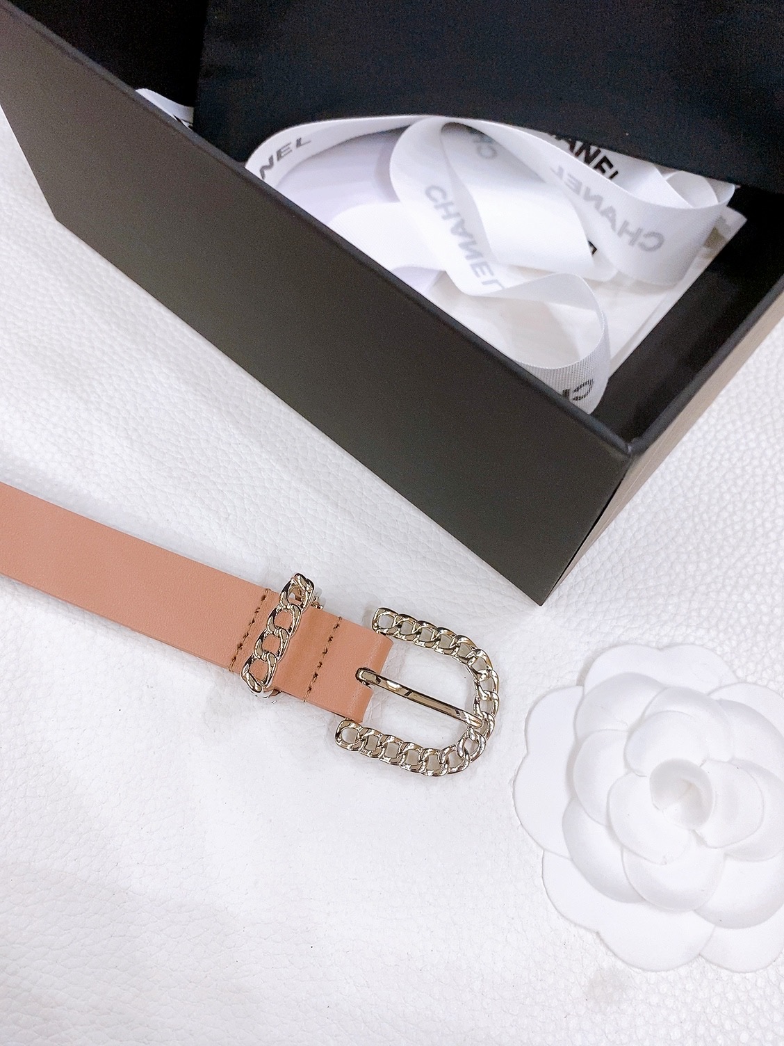 -香奶奶
Chanel 链条针扣 进口小牛皮腰带 黄铜金属 手感柔软 细腻 2.0cm