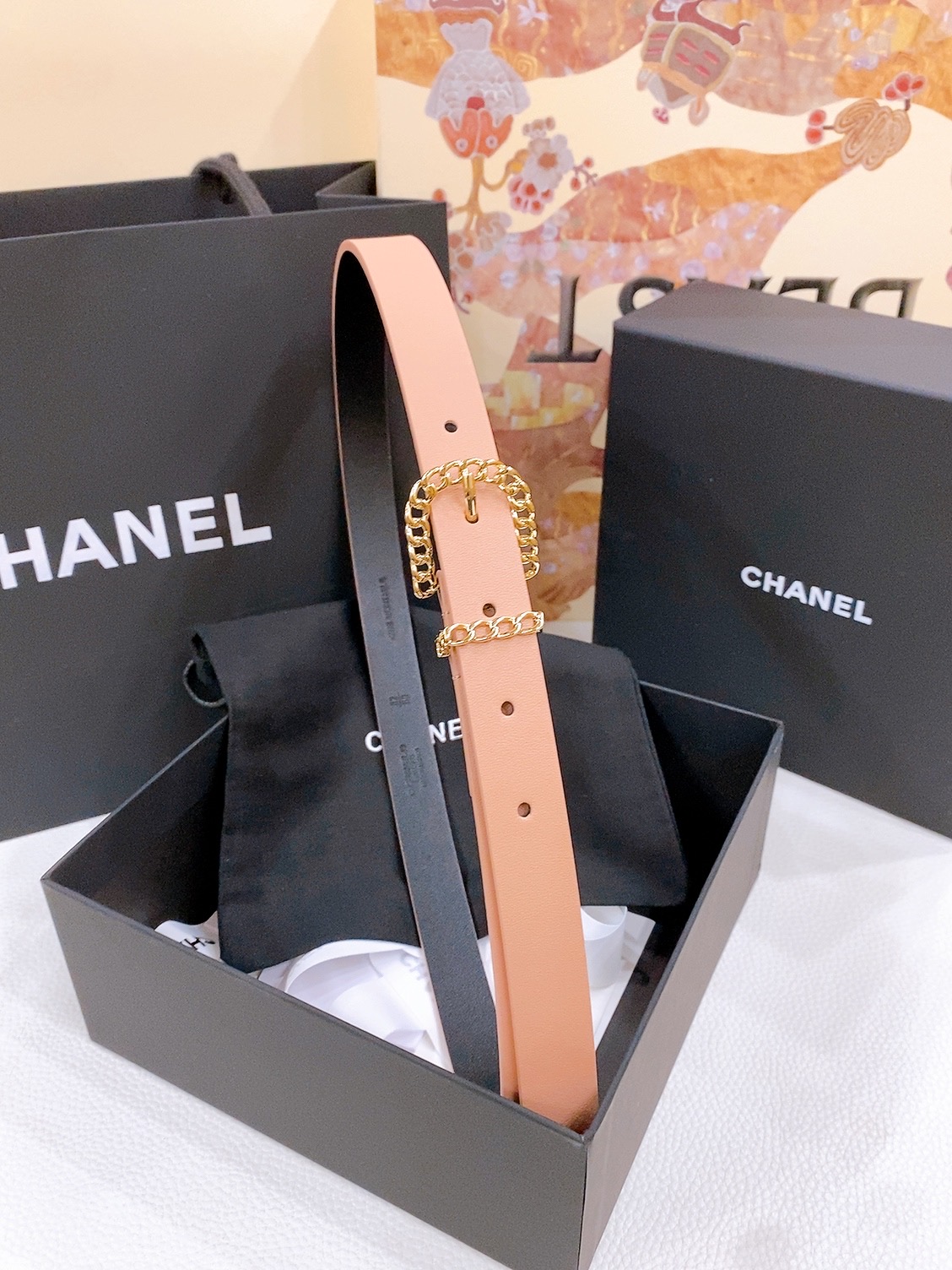 -香奶奶
Chanel 链条针扣 进口小牛皮腰带 黄铜金属 手感柔软 细腻 2.0cm