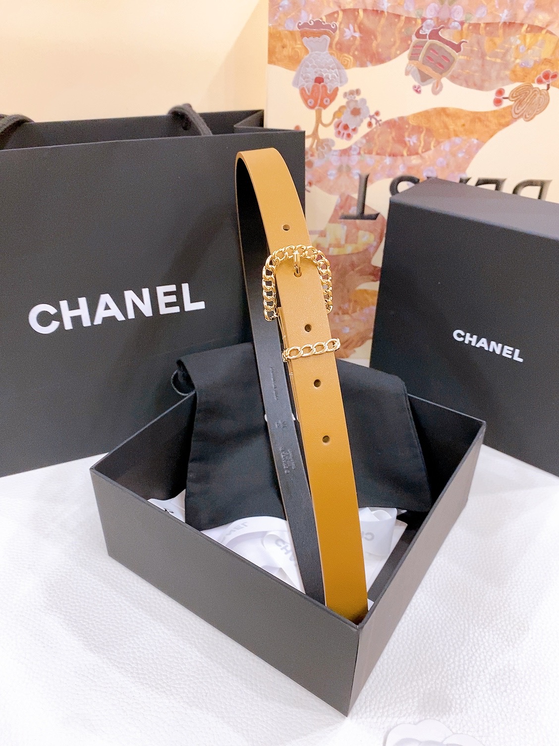 -香奶奶
Chanel 链条针扣 进口小牛皮腰带 黄铜金属 手感柔软 细腻 2.0cm
