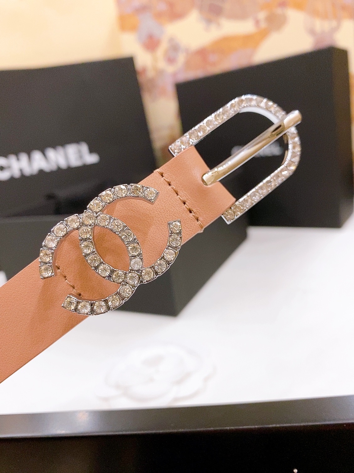 -香奶奶
Chanel 针扣水钻 进口小牛皮腰带 黄铜金属 手感柔软 细腻 2.0cm