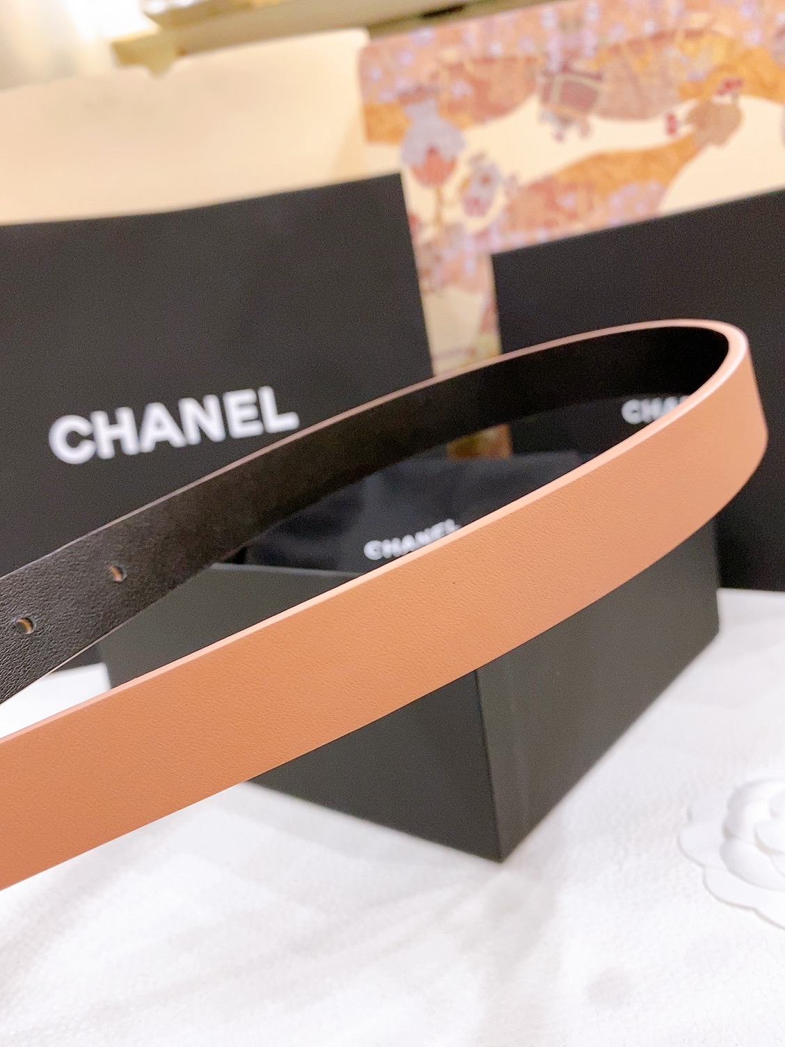 -香奶奶
Chanel 针扣水钻 进口小牛皮腰带 黄铜金属 手感柔软 细腻 2.0cm
