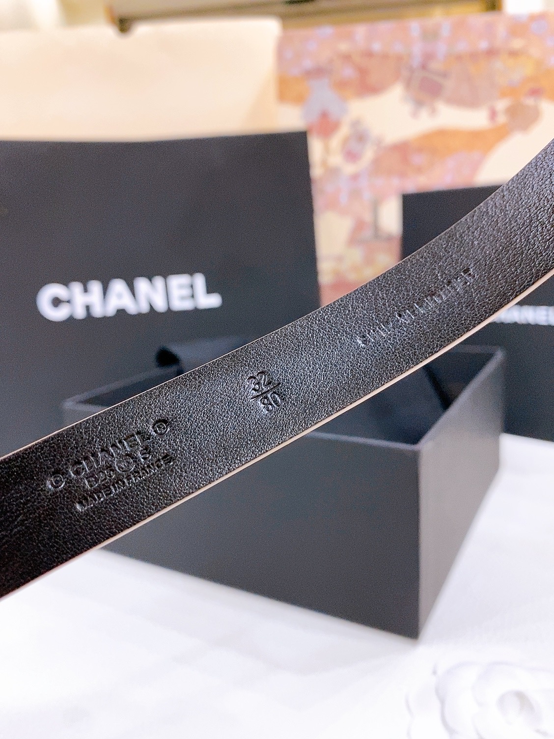 -香奶奶
Chanel 针扣水钻 进口小牛皮腰带 黄铜金属 手感柔软 细腻 2.0cm