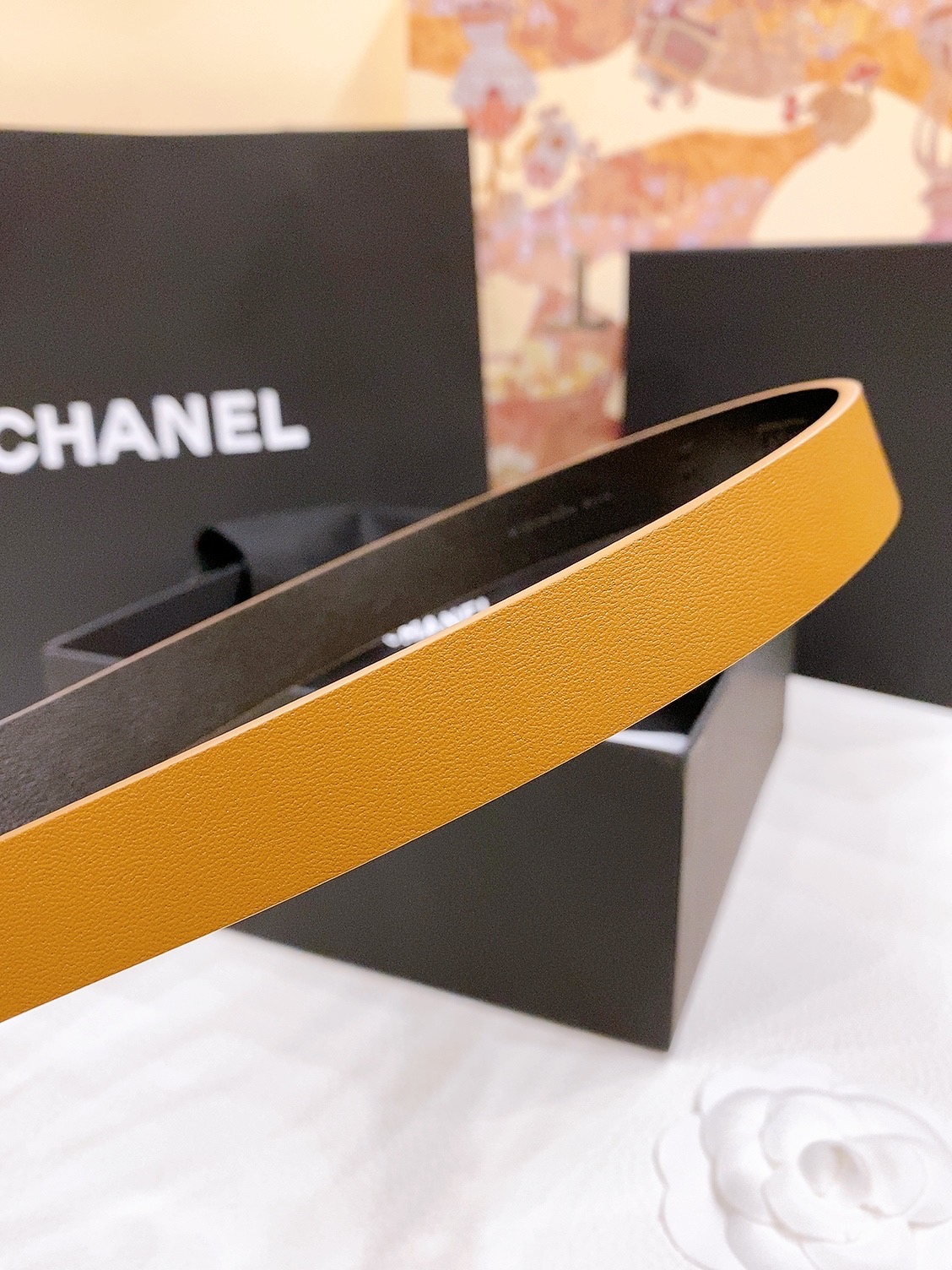 -香奶奶
Chanel 针扣水钻 进口小牛皮腰带 黄铜金属 手感柔软 细腻 2.0cm