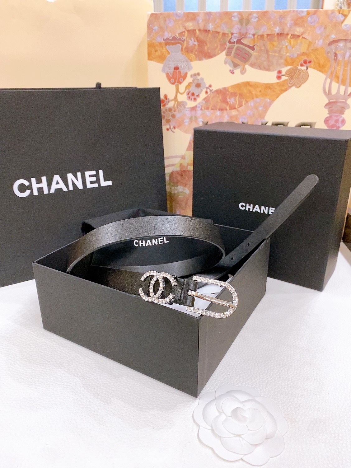 -香奶奶
Chanel 针扣水钻 进口小牛皮腰带 黄铜金属 手感柔软 细腻 2.0cm