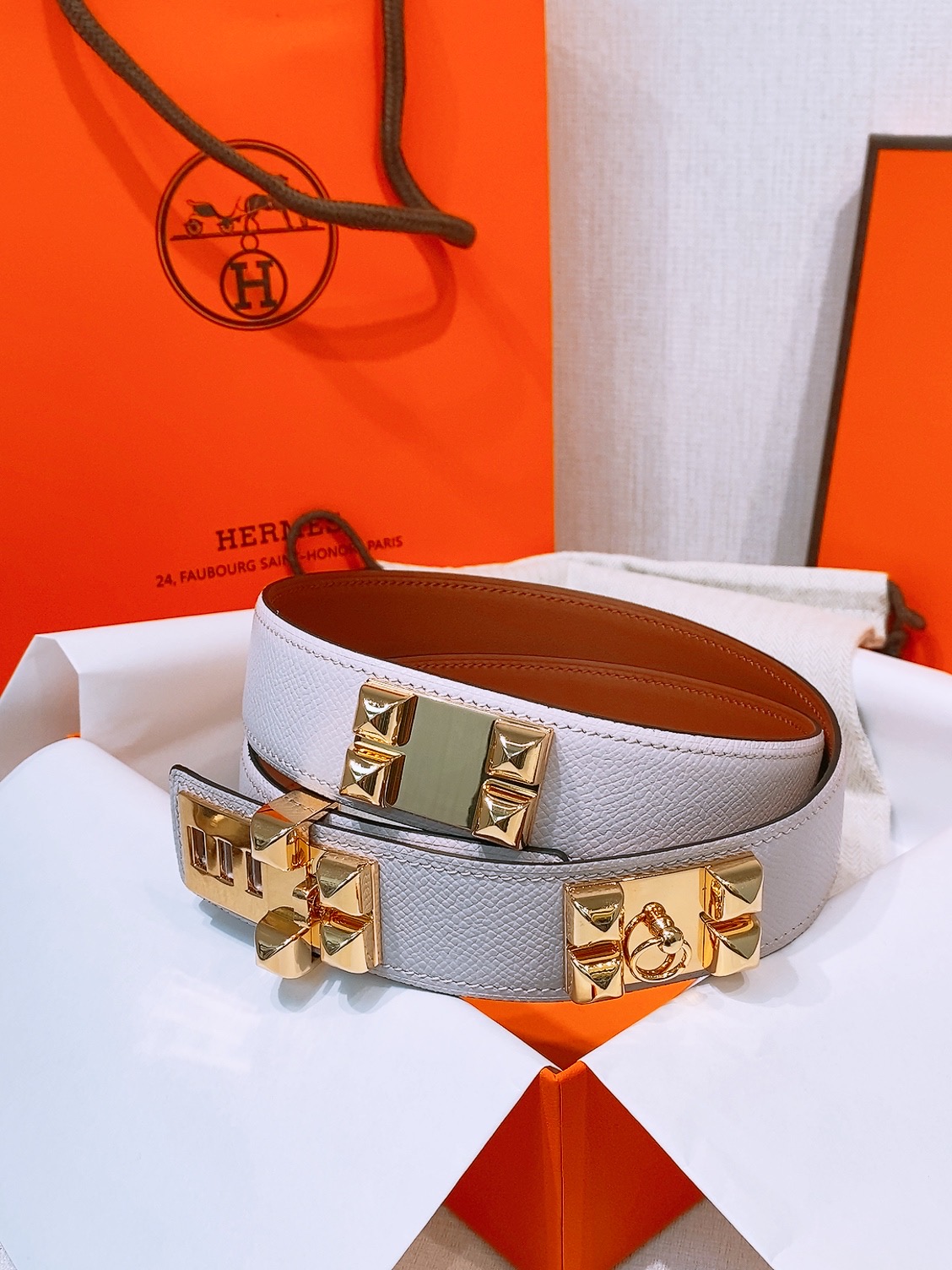 Hermès Collier de Chien White Epsom Leather Belt with Gold Hardware, 32 mm 3 i1758042798931 4042 0 2