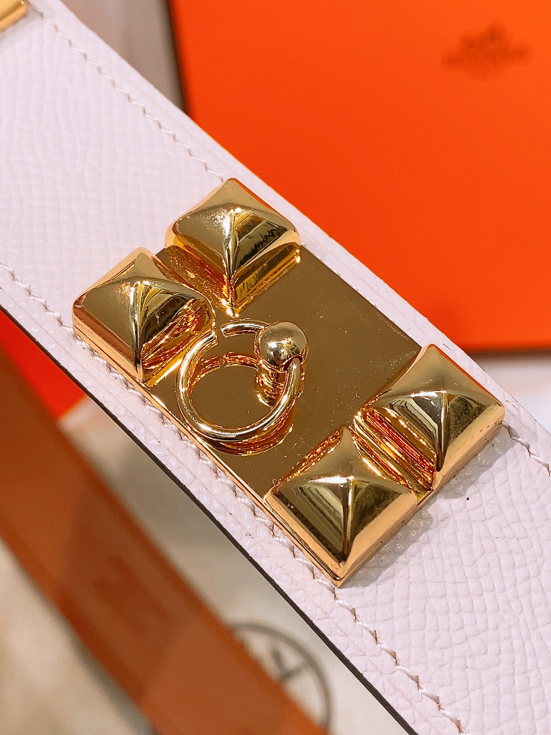 Hermès Collier de Chien White Epsom Leather Belt with Gold Hardware, 32 mm 5 i1758042801427 3508 0 4