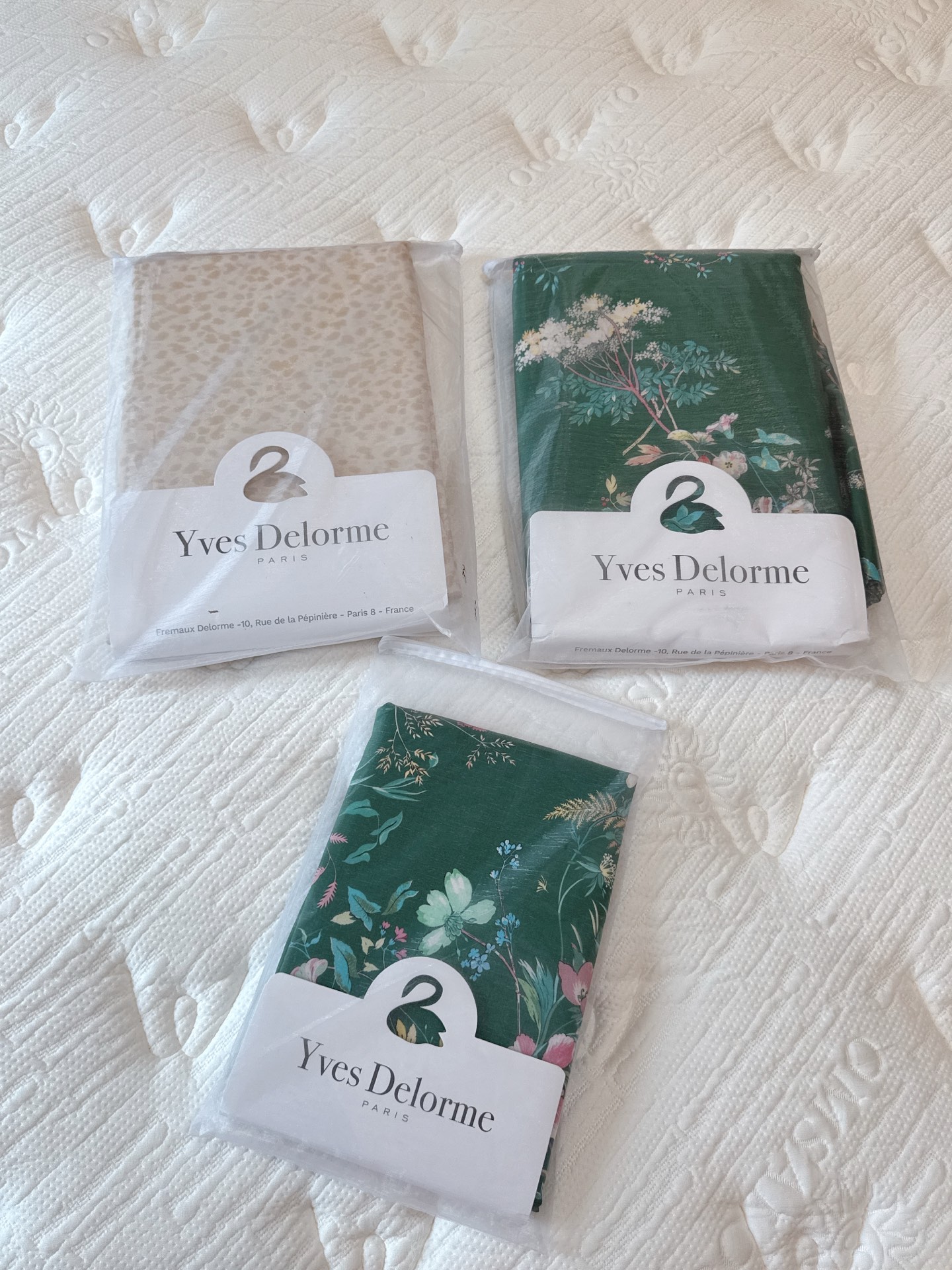 The latest vintage green printed four piece set from Yves Delorme2026 is 6