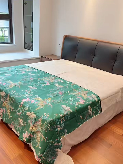 动态视频来啦~床单、被套和枕套的颜色搭配非常和谐