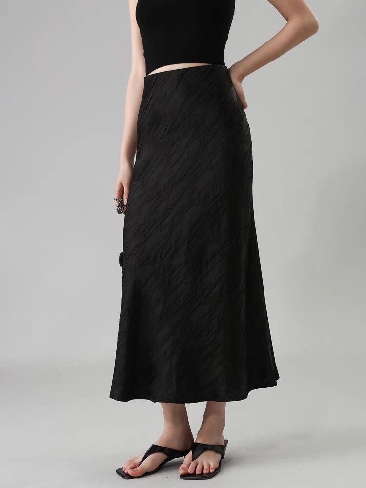 High-end Female Clothes: Half-Skirt Style in Black & White, Various Sizes - 图片 4