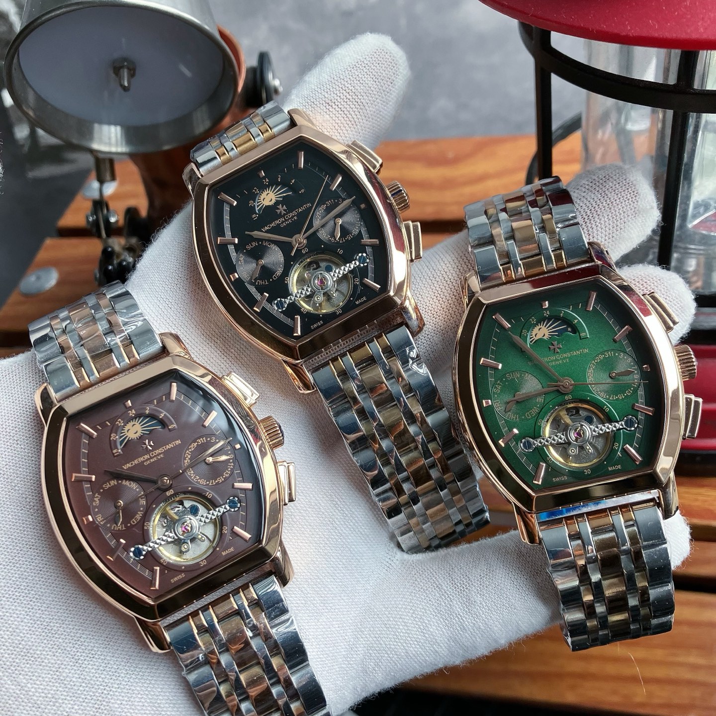 品牌: 江诗丹顿(多功能飞轮新品,商务休闲)奢华大气类型:精品男士腕表(新品)表带:真牛皮表带(舒适)/316L精钢表带(耐用)机芯:高级机械机芯(稳定)材料:矿物质防刮镜面(高清,耐磨)大气爆款 豪情风格 腕间瑰宝 匠心独蕴 尺寸:直径43mm厚度13mm热卖上市!