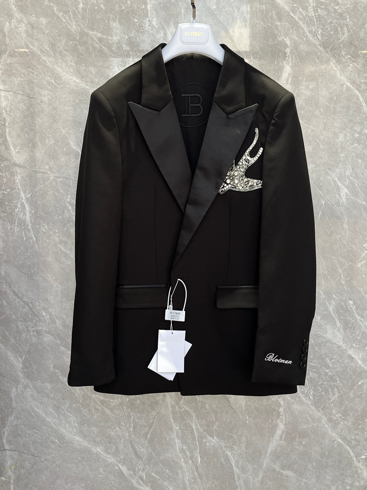 NO:776501,2025 New Style Balmain Swallows Hand-encrusted Diamond Black Suit Jacket Size: 50 52 54 56 58, Balmain-clothing, balmain, jackets & coats, business suit,198609092025新款 巴曼燕子手工镶钻黑色西装外套 码数: 50 52 54 56 58,巴尔曼-服装,balmain,jackets & coats,business suit,,Women's clothing