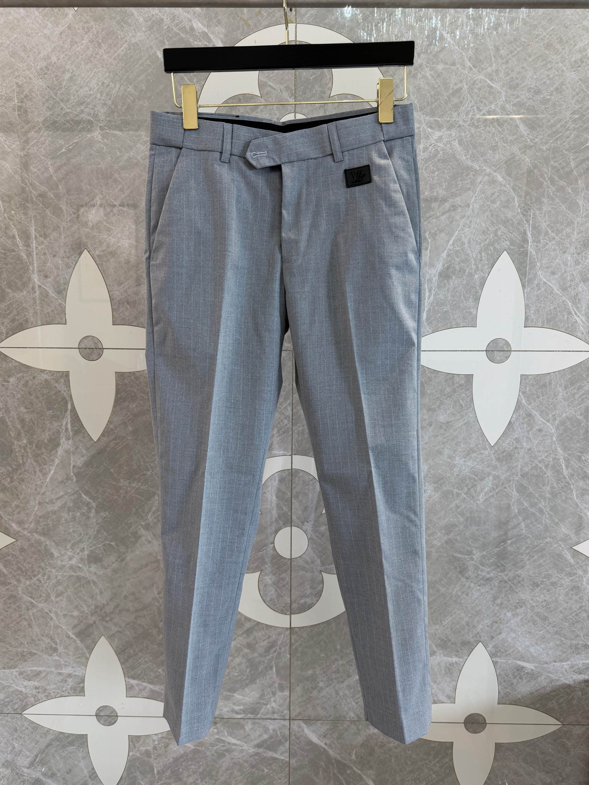 NO:829430,L*26 new fashionable gray striped men's casual trousers Size: 29 30 31 32 33 34 36 38 2601*, Louis Vuitton-clothing, louis vuitton,19860909L*26新款时尚灰色条纹男士休闲西裤 码数:29 30 31 32 33 34 36 38 2601*,路易威登-服装,louis vuitton,,Women's clothing