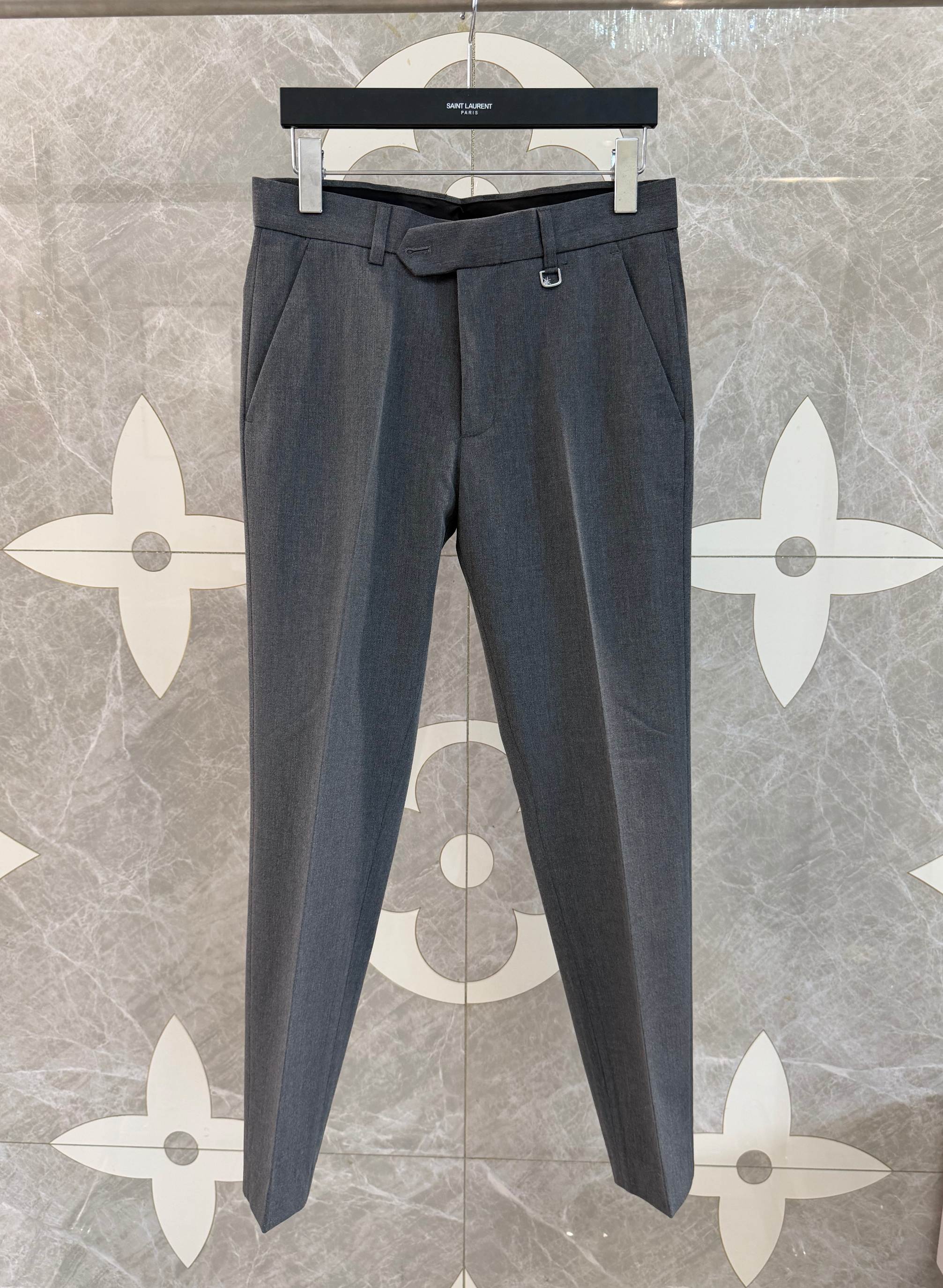 NO:829422,26 early autumn C*D little bee gray trousers code number: 29 30 31 32 33 34 36 38 *, Dior-clothing, dior,1986090926早秋C*D小密蜂灰色小西裤 码数:29 30 31 32 33 34 36 38 *,迪奥-服装,dior,,Women's clothing