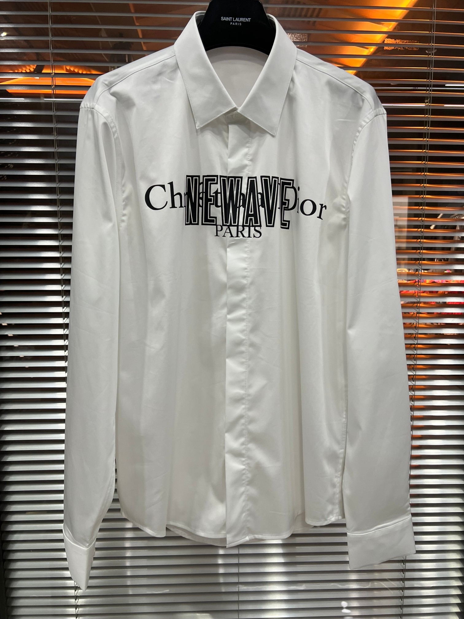 NO:853974,D*26 new letter printed white long-sleeved shirt Code number: 38 39 40 41 42, Dior-clothing, dior, shirts,19860909D*26新款字母印花白色长袖衬衫 码数:38 39 40 41 42,迪奥-服装,dior,shirts,,Women's clothing