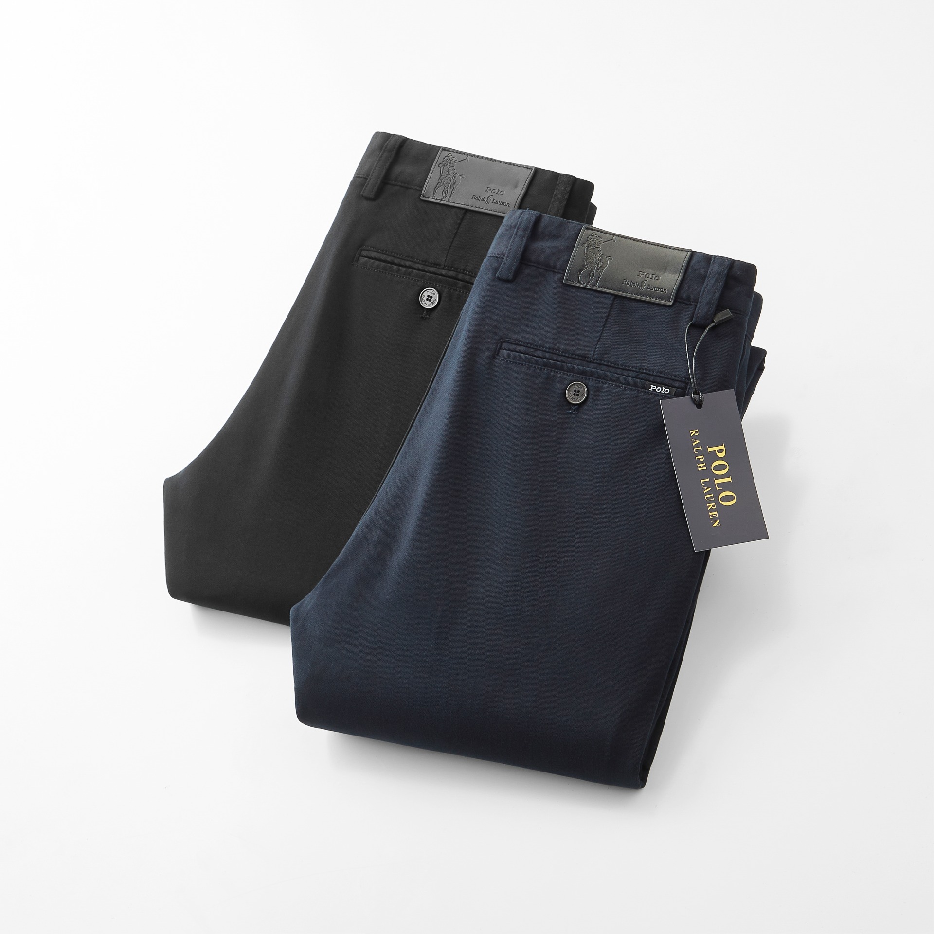 NO:528727,POLO Paul men's denim casual pants, official album poster outfit style!  Customer-supplied high-quality imported denim original color fabric, specially selected Japanese Okayama pure 13oz ounce denim fabric, heavy environmentally friendly plant enzyme washing process, the texture has a light retro color, which is quite beautiful, and is very suitable for the autumn and winter color matching. The fabric is soft and delicate after washing, but has a strong bones and a little elastic, providing an excellent comfort experience. There is no damage to any craft elements throughout the body, retaining the purest tannin color!  The whole body details are so perfect, exquisite and exquisite. The latest waist leather marks highlight the brand's characteristics, and hardware accessories, leather marks, and wiring all reflect craftsmanship!  The style is perfectly tailored, and the hip lifting effect is excellent. It can easily sweep any top matching in the wardrobe. It has extensive compatibility and is satisfied with various daily outfits. It has a lot of upper body styles and must-have trousers for quality control and 1V masturbation control!  Size 30-40 (no 35.37), alexander wang19860909POLO 保罗 男士丹宁休闲裤,官宣画册海报穿搭款！ 客供高级进口的丹宁原色面料,特选日本冈山纯正13oz 盎司牛仔布料,重磅环保植物酵素水洗工艺,肌理有着淡淡的复古色彩,相当漂亮,极符合秋冬的配色,面料经过水洗后柔软细腻,但筋骨感极强,且略带弹力,提供了绝佳的舒适体验,通身无任何工艺元素破坏,保留了最纯粹的丹宁本色！通身细节完美如斯,精湛且考究,最新的腰部皮标彰显了品牌特质,五金配件、皮标、走线无不体现出匠心工艺！版型剪裁完美,提臀修身效果绝佳,可轻松横扫衣橱任何的上装搭配,兼容性广泛,满足于日常各种穿搭,上身型款十足,于品质控及1V迷控者必入型裤装！ 尺码30—40（没35.37）,,alexander wang,Men's clothing