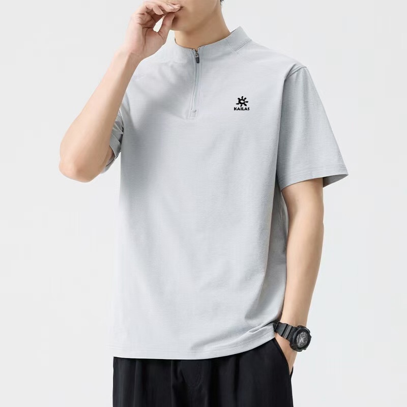 供💰75
KAILAS/凯乐石25夏季新品！5A级抗菌健康除臭面料！男士户外运动休闲半拉链速干短袖！掌柜力荐！观网门店同步！太赞啦！无论版型还是面料工艺都没得挑！迄今为止遇到的最好的半拉链短袖了！目前没有看到之一在哪里！客供5A级面料！健康环保除菌！面料透气舒适亲肤！吸湿排汗耐水洗！光子抑菌！夏季出汗不粘身不发臭！清爽干净！始终保持身体干爽！面料含有弹力！简约百搭 完全不挑人！喜欢的千万别错过！

颜色：黑色，绿色，灰色
尺码：M-3XL（尺码表见图九）








