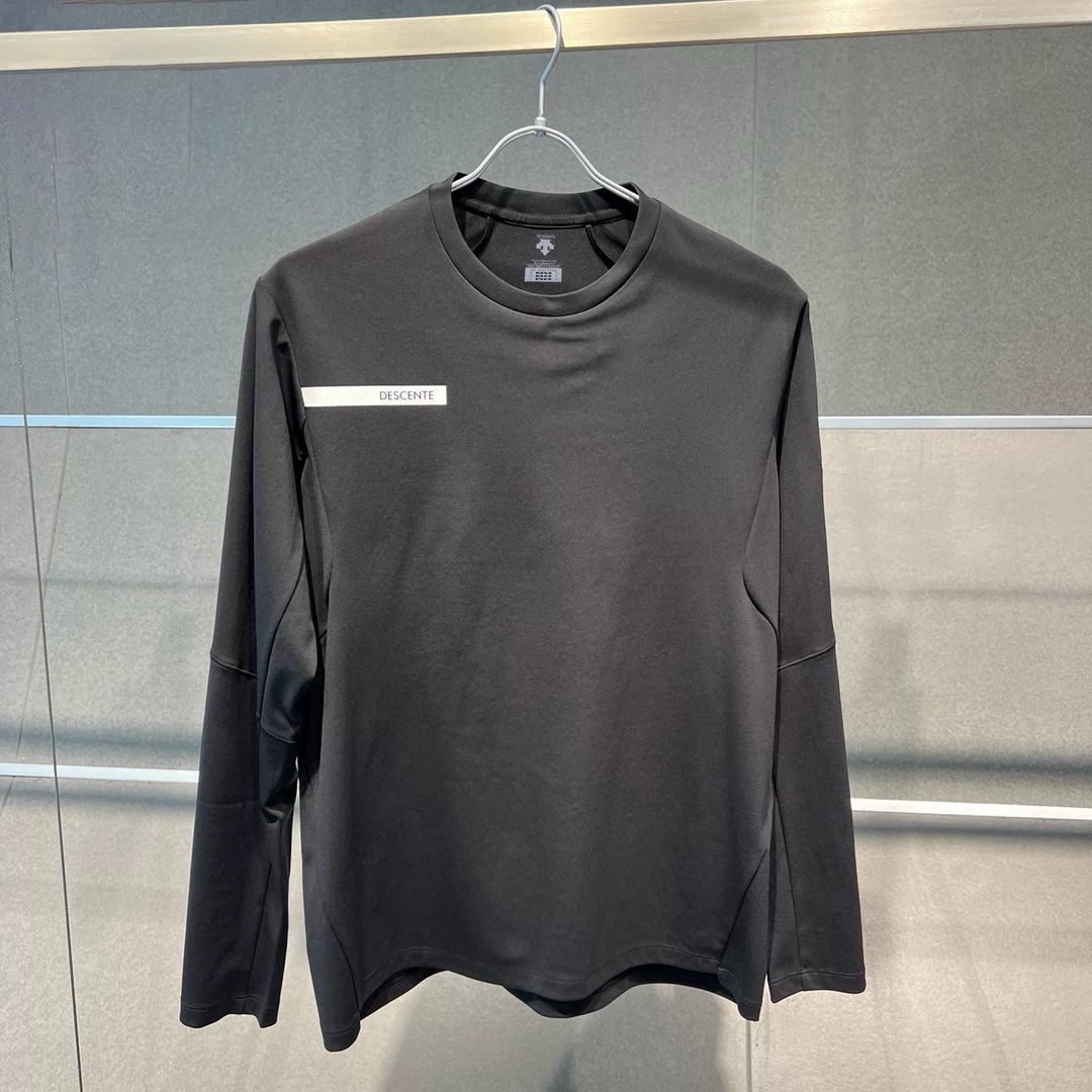 🛒150💰『常熟纯原高端货』✅每日新品上新,质量品质放心,三标齐全版本,高品质，雪梨纸精包装
DESCENTE/迪桑特25秋季新款！男士户外运动休闲健康罗马布针织长袖卫衣上衣！掌柜力荐！观网门店同步！客供罗马布健康面料！全身拼接裁剪工艺！无论版型还是面料做工都没得挑！手感细腻舒适！透气吸湿！顺滑有弹力！抗皱垂感强！日常通勤或者户外运动等都能驾驭！喜欢的别错过！

颜色：黑色，灰色，绿色
尺码：M-2XL（尺码表见图九）