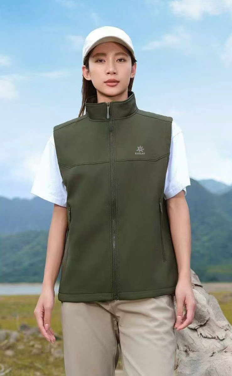 💰110 刺绣款 高品质雪梨纸精包装
KAILAS/凯乐石26春季新款！男士户外运动休闲防风防水刺绣背心马甲！掌柜力荐！线上线下同步！区别市面通货！经典百搭不挑人！日常通勤户外运动徒步爬山必备款！胸前精致的小太阳刺绣！上身好看！完全不挑人系列！耐磨耐穿！喜欢的别错过！

颜色黑色绿色藏青黄色冰蓝色
尺码M-4XL（尺码表见图九）

