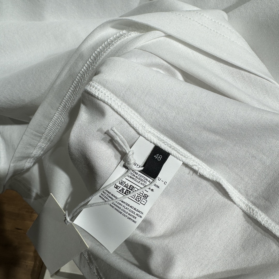 补单回货上新DG标识刺绣细节棉质T恤衫订织全棉面料质感好面料舒适亲肤颜色:黑白色尺码:S-M-L-XL-