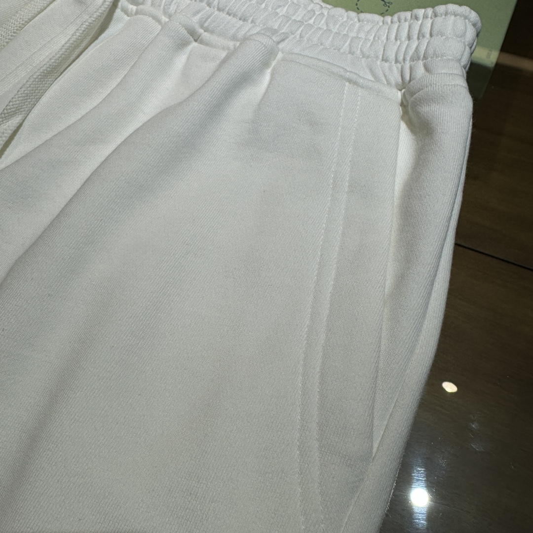 GV 己凡希 中裤服装 3