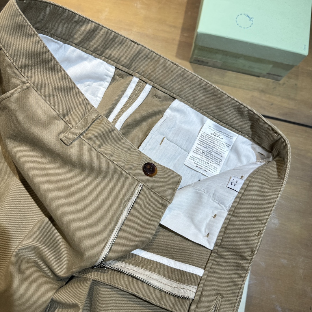 Burberry Men's Khaki Cotton Twill Shorts with Embroidered Knight Detail 10 i1714988219 1596 8