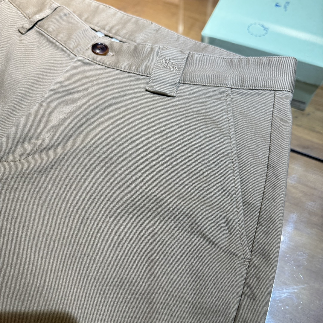 Burberry Men's Khaki Cotton Twill Shorts with Embroidered Knight Detail 6 i1714988219 5668 0