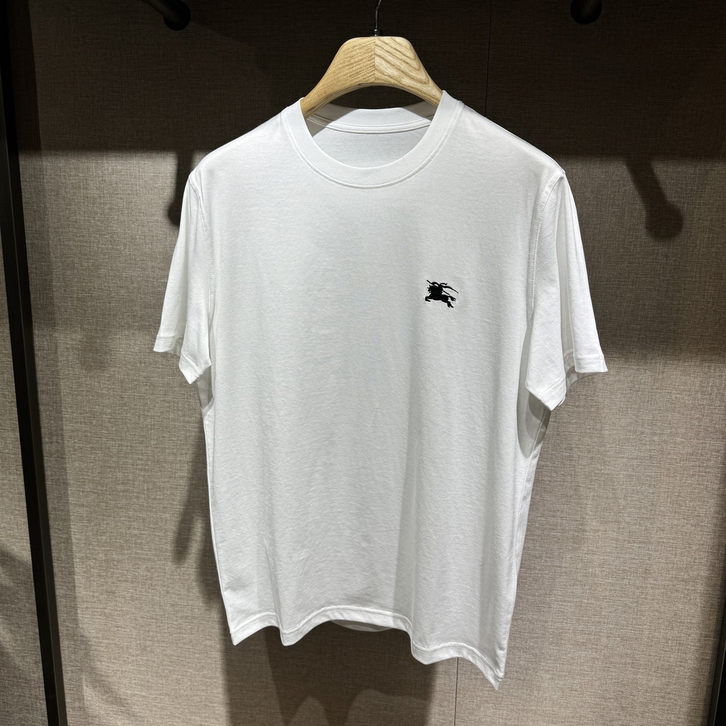 上新，BBR标识刺绣细节全棉短袖T恤。订织全棉面料质感好...