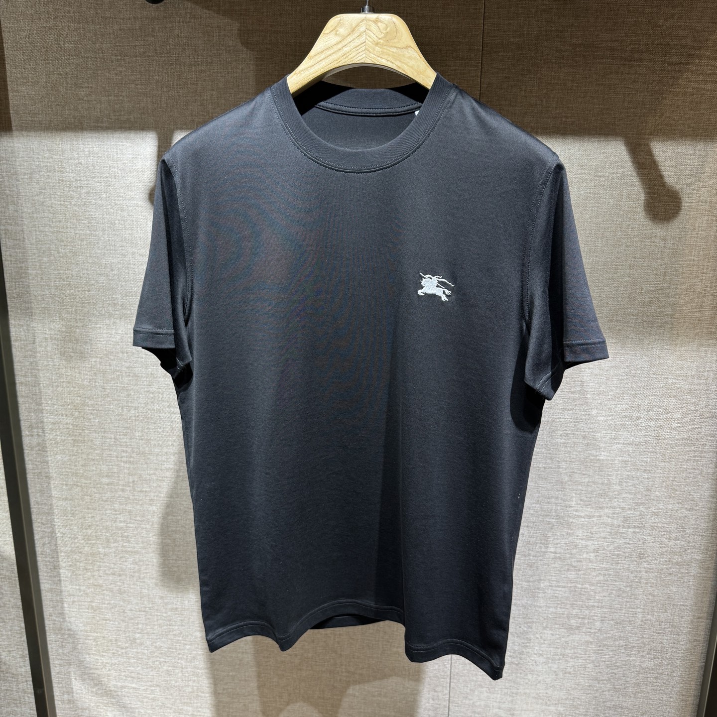 上新，BBR标识刺绣细节全棉短袖T恤。订织全棉面料质感好...