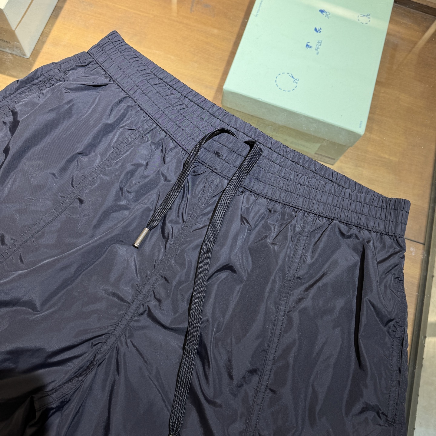 Fashionable P528 Sensor Skin Shorts with Techno-sensitized Fabrics and Stylish Details - 图片 3