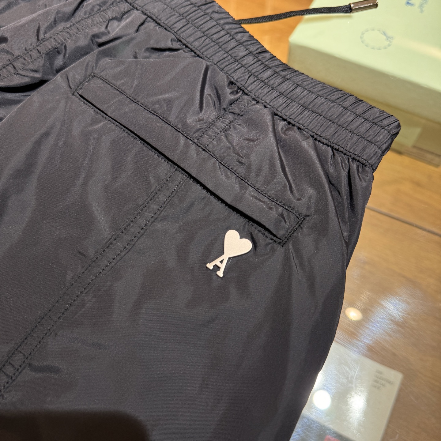 Fashionable P528 Sensor Skin Shorts with Techno-sensitized Fabrics and Stylish Details - 图片 7