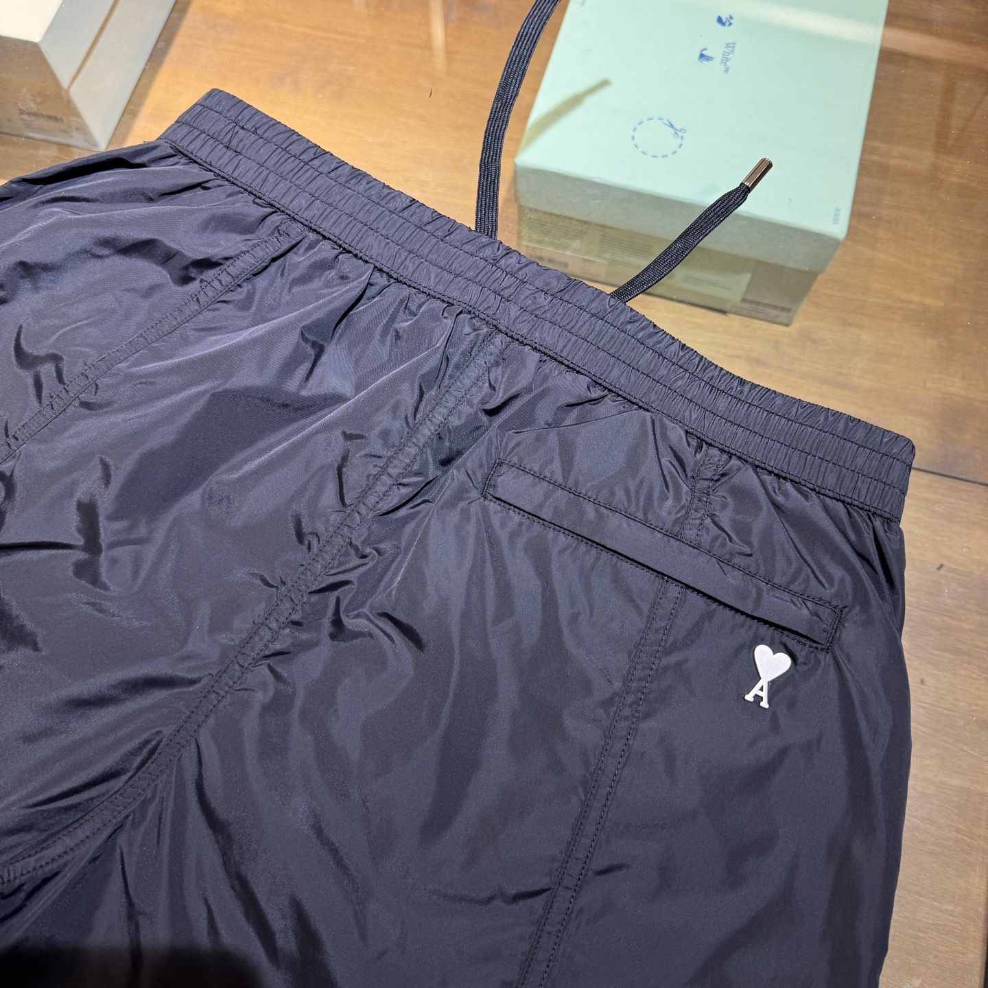 Fashionable P528 Sensor Skin Shorts with Techno-sensitized Fabrics and Stylish Details - 图片 6