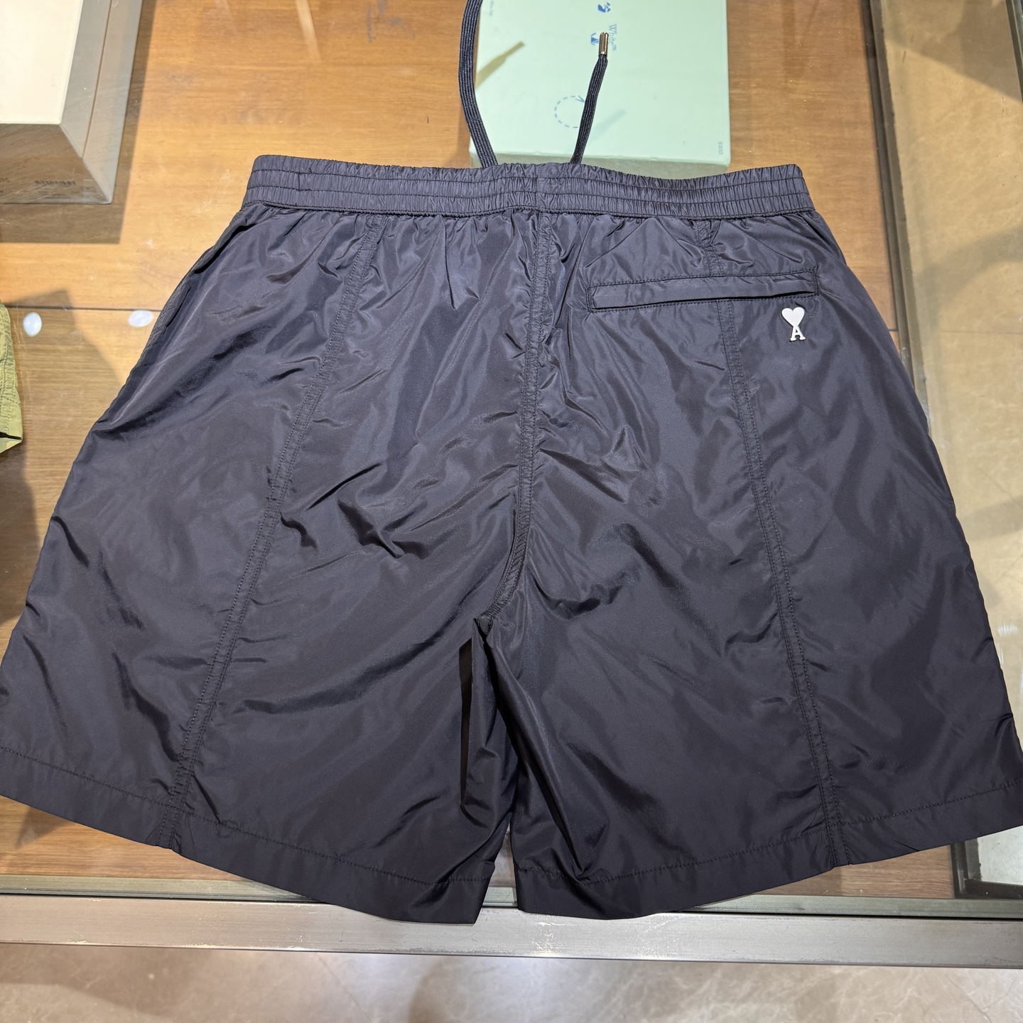 Fashionable P528 Sensor Skin Shorts with Techno-sensitized Fabrics and Stylish Details - 图片 5