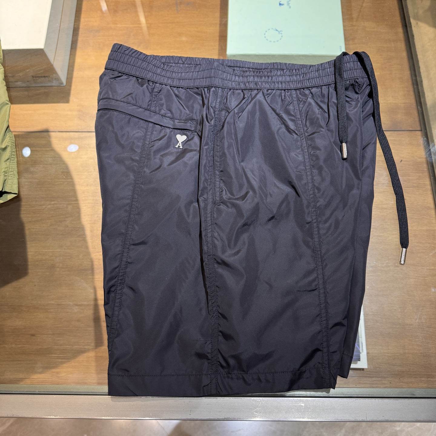 Fashionable P528 Sensor Skin Shorts with Techno-sensitized Fabrics and Stylish Details - 图片 1