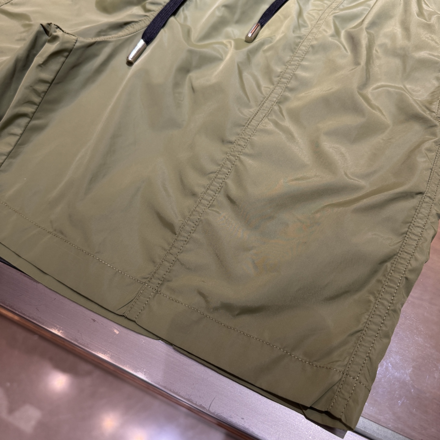 Fashionable P528 Sensor Skin Shorts with Techno-Sensitized Polyester Fabric and Stylish Details - 图片 5