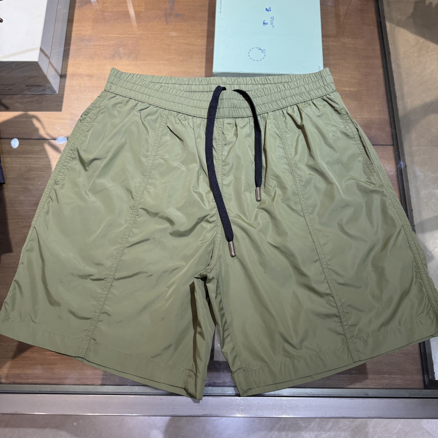 Fashionable P528 Sensor Skin Shorts with Techno-Sensitized Polyester Fabric and Stylish Details - 图片 2