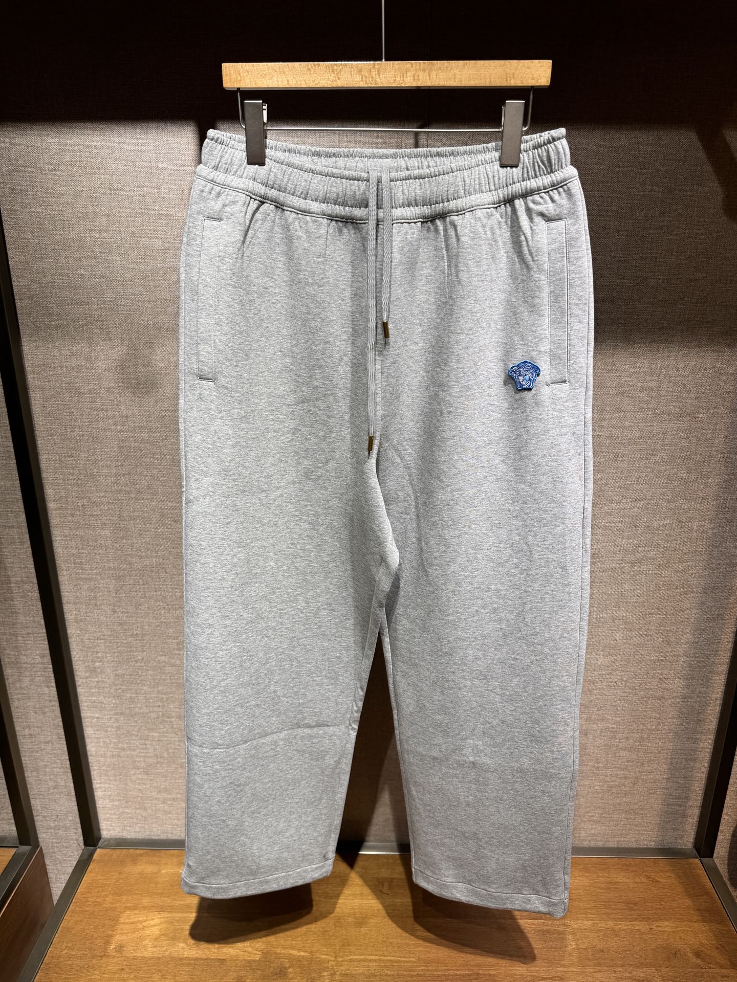 Versace Men's Space Cotton Relaxed Fit Elastic Waist Sweatpants 2 i1760291293909 8271 0 0
