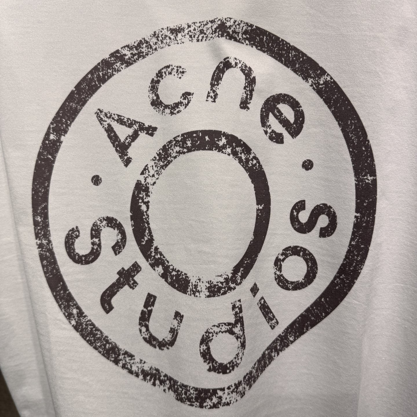 上新，宽松版型acne印花细节全棉T恤。厚款面料质感很好舒适亲肤。颜色:黑，白色。尺码:S-M-L-XL