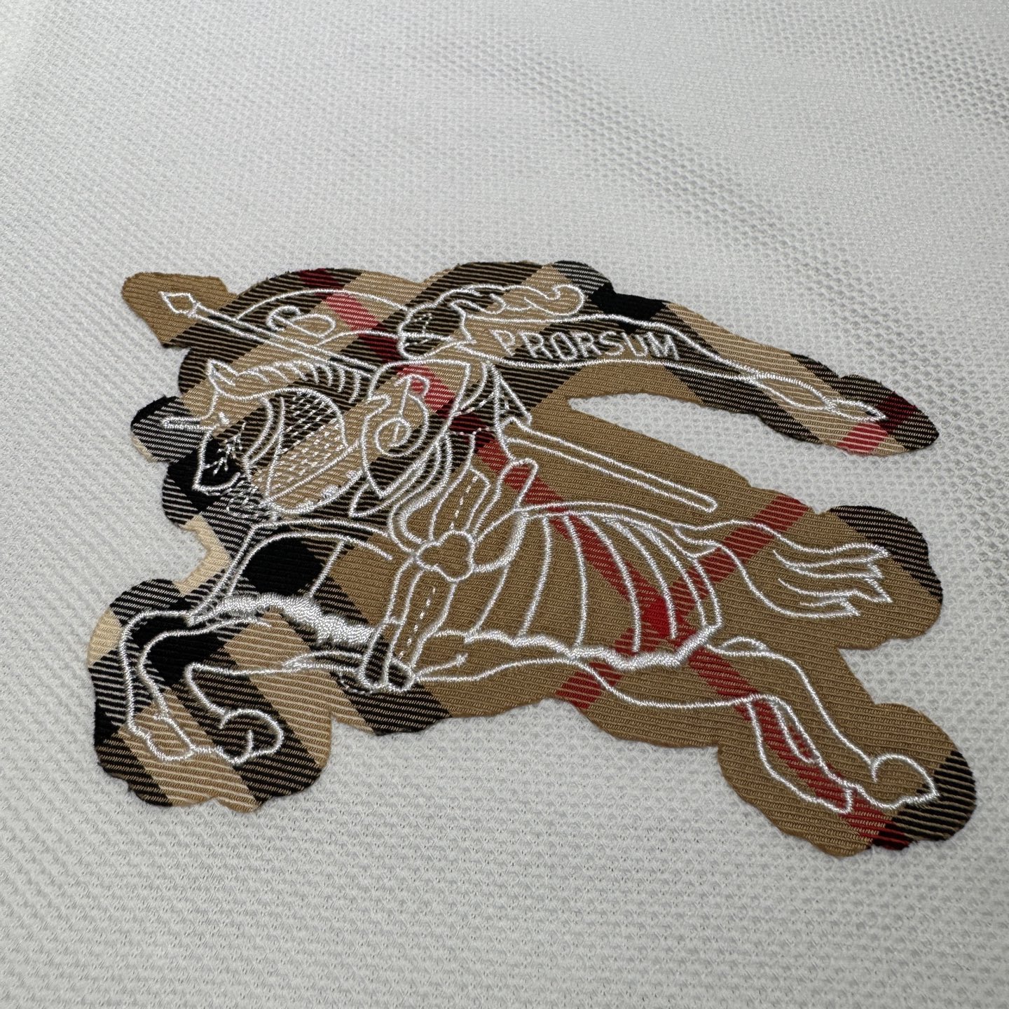 上新，BBR珠地面料翻领Polo衫。面料质感很好舒适亲肤。颜色:黑，白色。尺码:S-M-L-XL-XXL