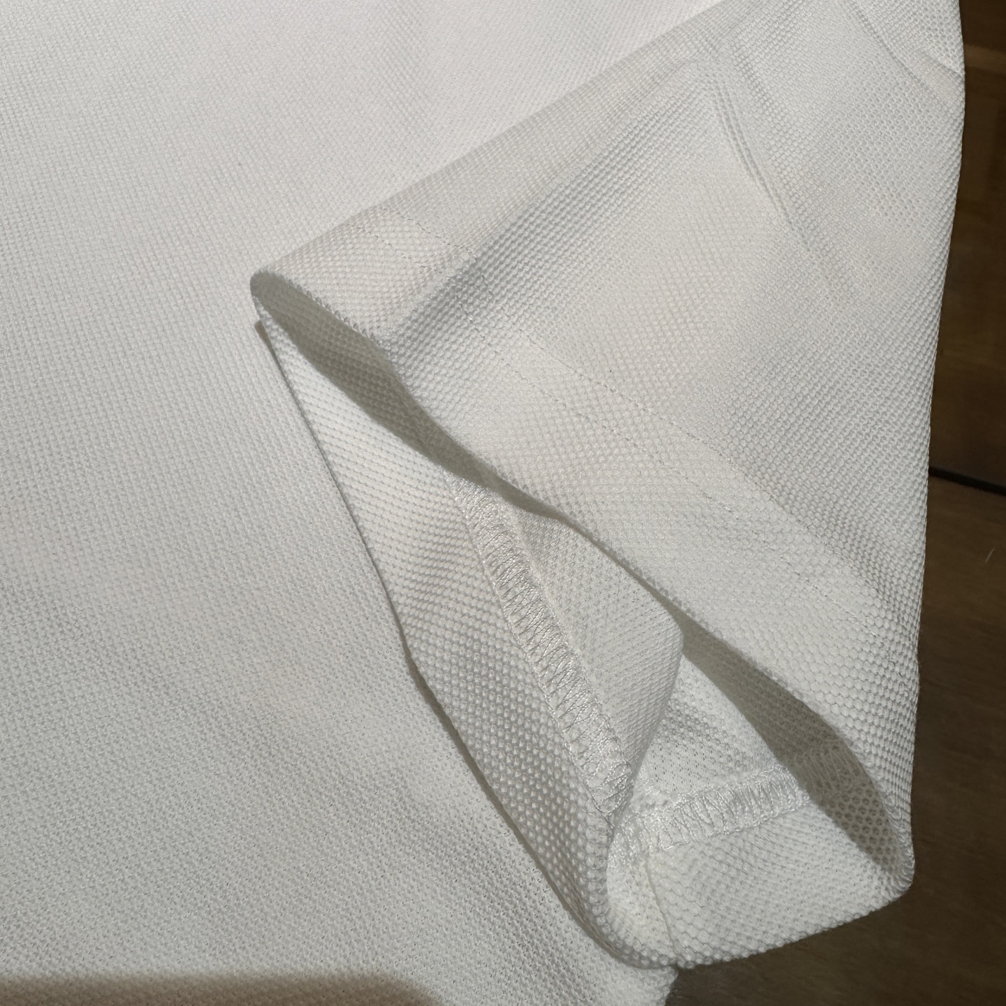 上新，VS范C哲珠地面料翻领Polo衫。面料质感很好舒适亲肤。颜色:黑，白色。尺码:S-M-L-XL-X