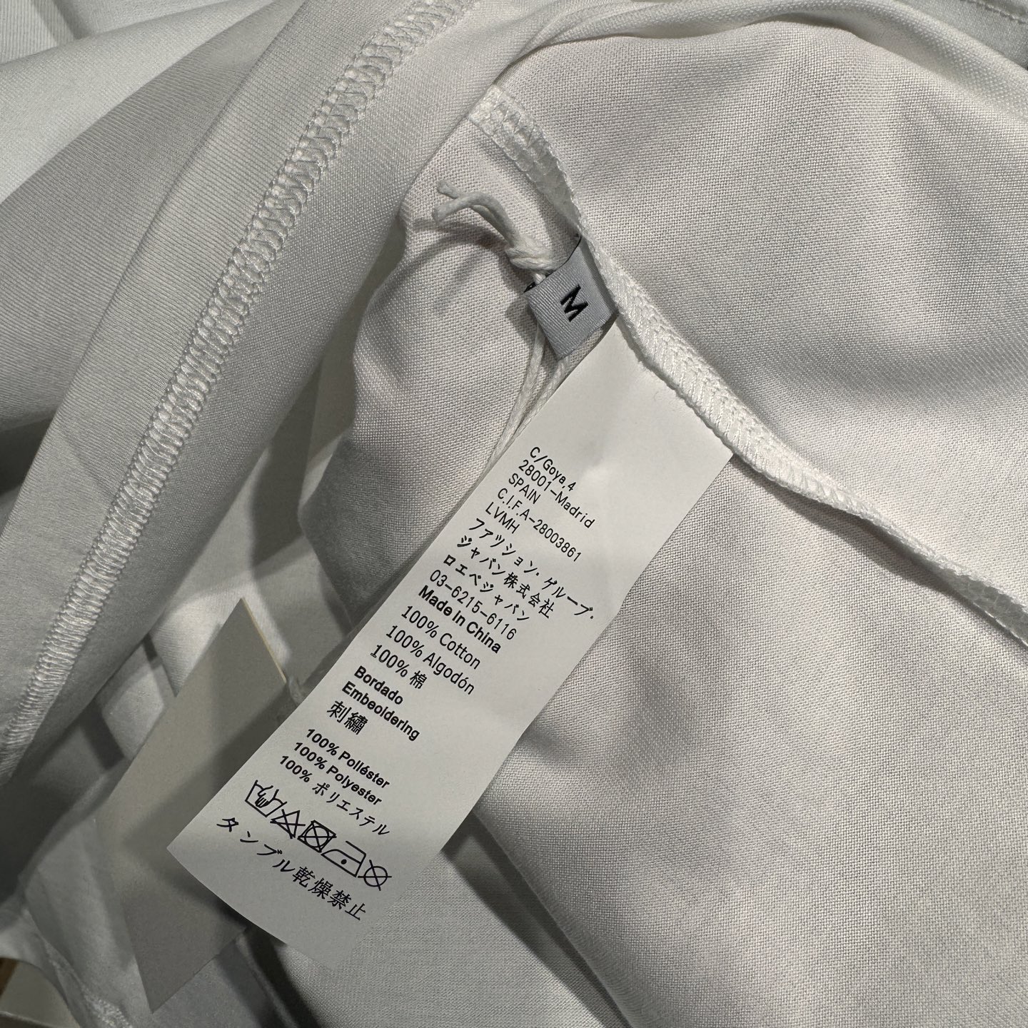 上新，L#ewe刺绣细节全棉T恤。面料质感很好舒适亲肤。颜色:黑，白色。尺码:S-M-L-XL-XXL。