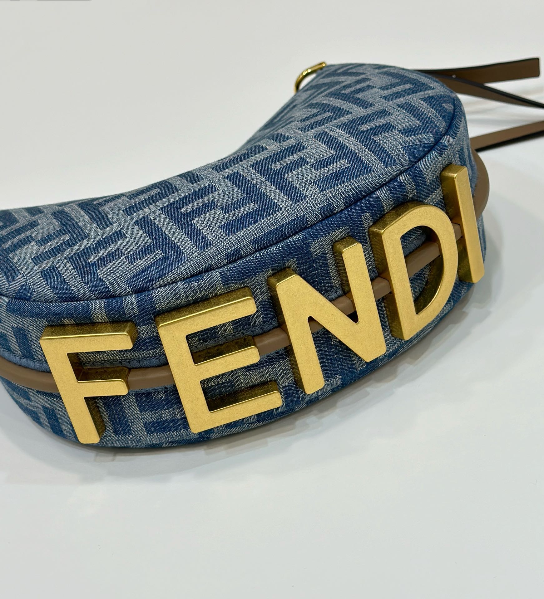 Fendi Fendigraphy Denim Hobo Bag - Iconic Style, Spacious Design 4 i1718010965 5881 2