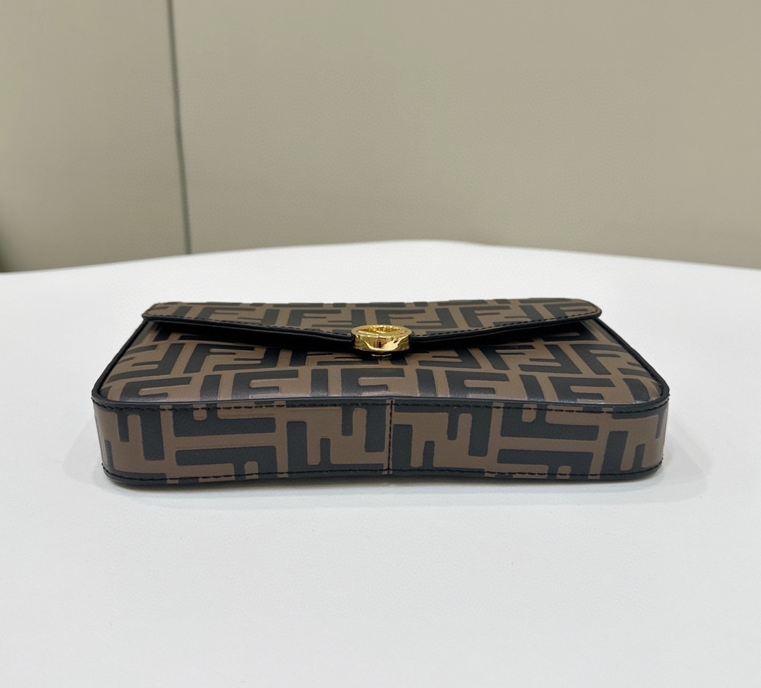 Fendi Three-in-One Chain Bag with Classic FF Leather Pattern 6 i1719905122 3197 6
