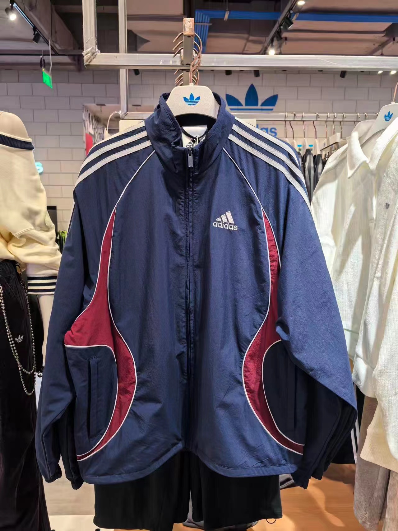 Alternative view of Jacket 02648
