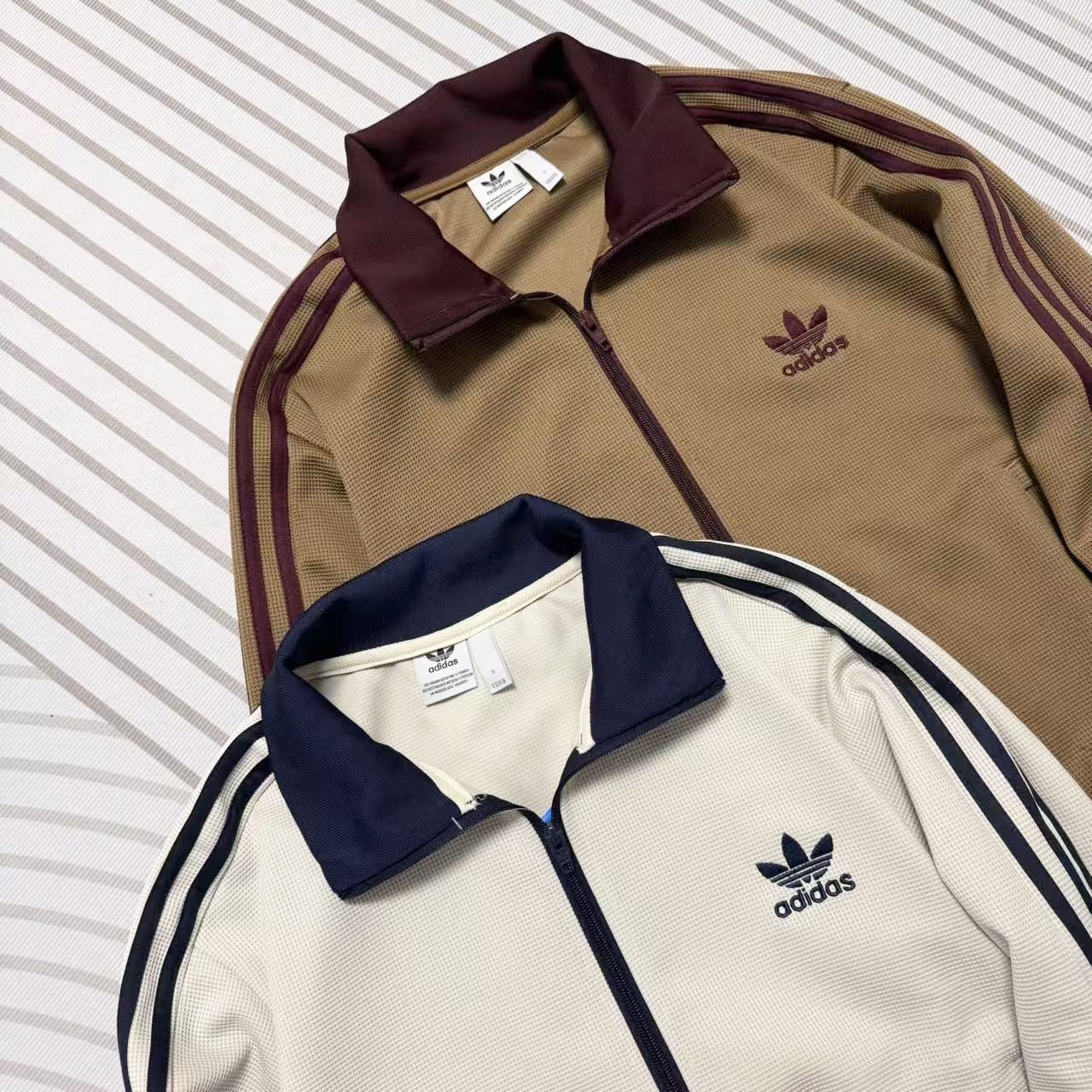 Alternative view of Jacket 02639
