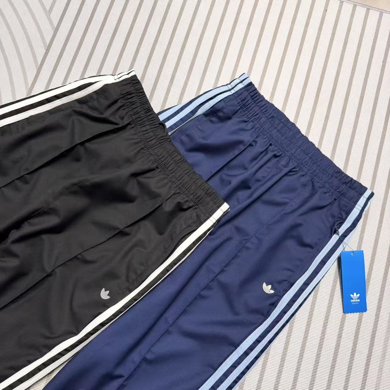 Alternative view of Pants 02638